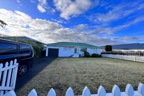 Photo of property in 93 Henderson Valley Road, Henderson, Auckland, 0612