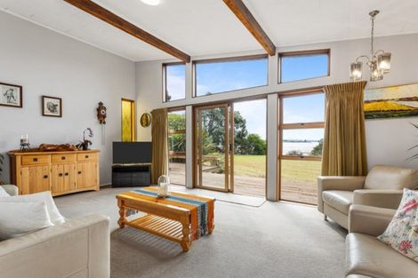 Photo of property in 130 Racecourse Road, Waiuku, 2123