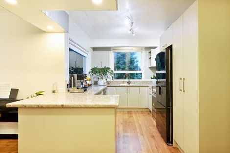 Photo of property in 37 Roberts Road, Te Atatu South, Auckland, 0610