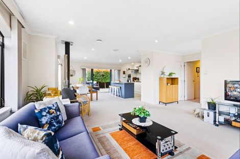 Photo of property in 8 Russett Grove, Henderson, Auckland, 0612