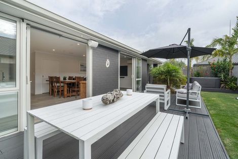 Photo of property in 38 Hiria Crescent, Papamoa Beach, Papamoa, 3118