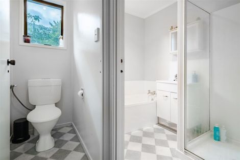 Photo of property in 90 Kemp Road, Massey, Auckland, 0614