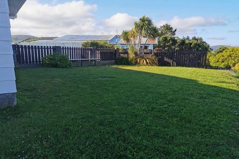 Photo of property in 6 Owaka Close, Kelson, Lower Hutt, 5010