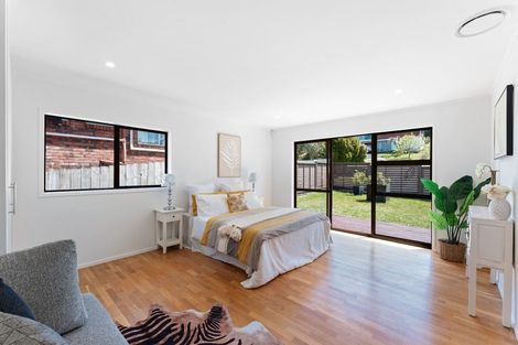 Photo of property in 23 Ravenwood Drive, Forrest Hill, Auckland, 0620