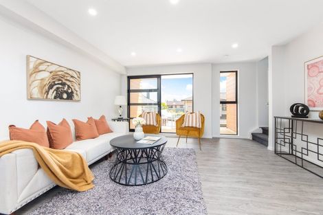 Photo of property in 3153 Great North Road, New Lynn, Auckland, 0600