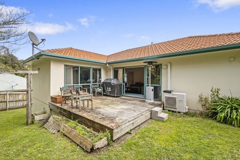 Photo of property in 30 Capricorn Place, Kawaha Point, Rotorua, 3010