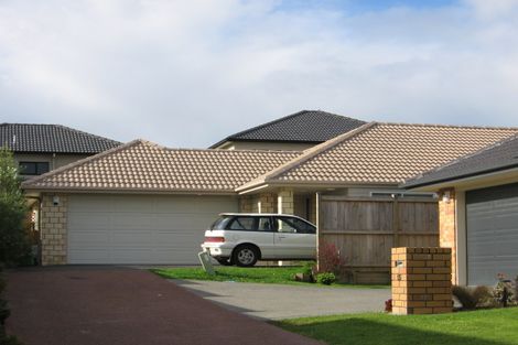 Photo of property in 17 Coachman Drive, Flat Bush, Auckland, 2016
