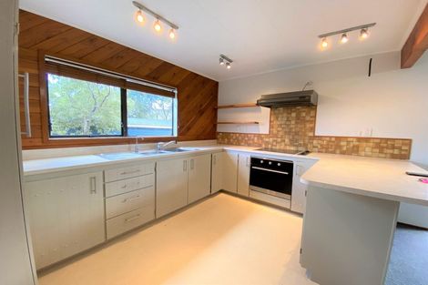 Photo of property in 5 Harrington Road, Henderson, Auckland, 0610