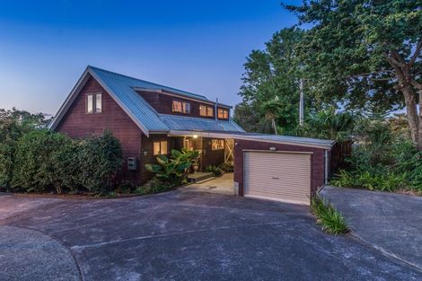 Photo of property in 74 Colwill Road, Massey, Auckland, 0614