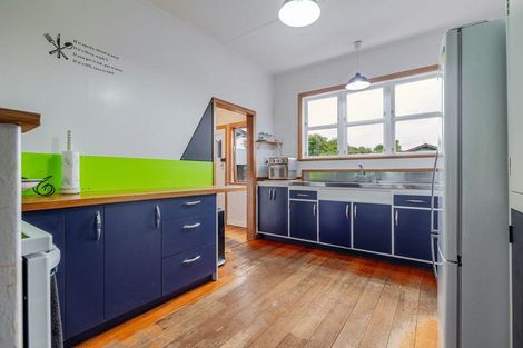 Photo of property in 12 Carthew Street, Feilding, 4702