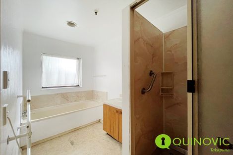 Photo of property in 2/17 Queen Mary Avenue, New Lynn, Auckland, 0600