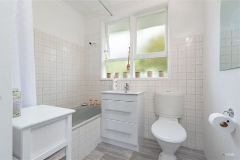Photo of property in 14 Miro Street, Eastbourne, Lower Hutt, 5013