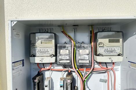 Photo of property in 60 Hewlett Road, Massey, Auckland, 0614