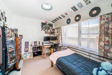 Photo of property in 2 Leybourne Avenue, Waikanae, 5036