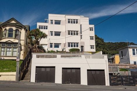 Photo of property in 2u2 Hawker Street, Mount Victoria, Wellington, 6011