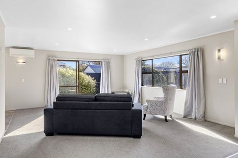Photo of property in 7 Kathleen Place, Rainbow Point, Taupo, 3330