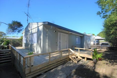 Photo of property in 69a/2 Godley Road, Green Bay, Auckland, 0604