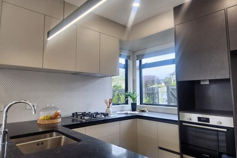 Photo of property in 15 Matterhorn Crescent, Northpark, Auckland, 2013