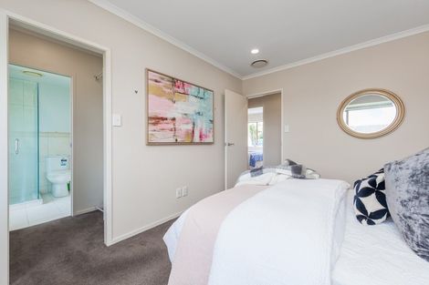 Photo of property in 3 Serrita Avenue, Sunnyhills, Auckland, 2010