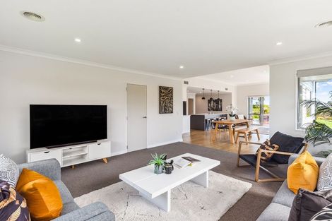 Photo of property in 11 Taranui Way, Paraparaumu Beach, Paraparaumu, 5032