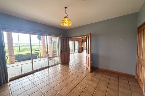 Photo of property in 118 Waimakariri Road, Harewood, Christchurch, 8051