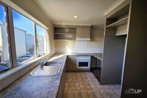 Photo of property in 3/4 Keeling Road, Henderson, Auckland, 0612