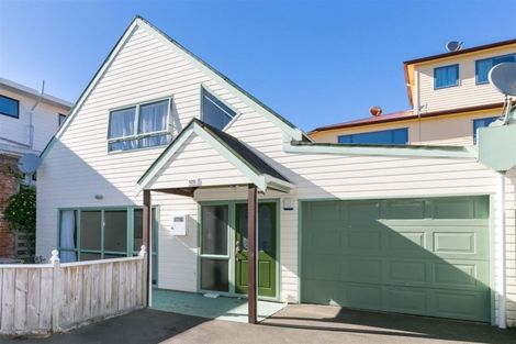 Photo of property in 125c The Parade, Island Bay, Wellington, 6023