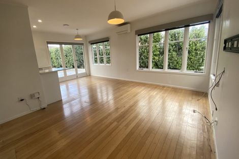 Photo of property in 5 Brookfield Road, Te Atatu Peninsula, Auckland, 0610