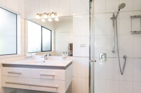 Photo of property in 32 Miller Road, Havelock North, 4130