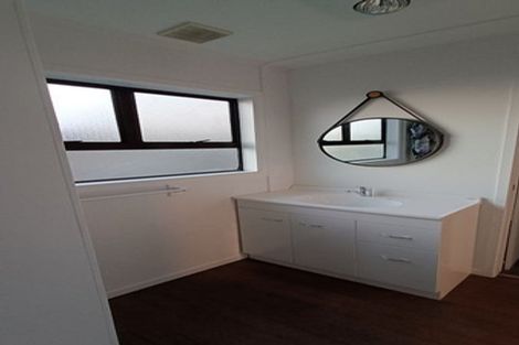 Photo of property in 119 Vipond Road, Stanmore Bay, Whangaparaoa, 0932