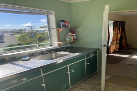 Photo of property in 8a Longcroft Terrace, Newlands, Wellington, 6037