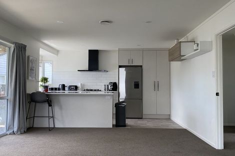 Photo of property in 2/12 Duncan Avenue, Te Atatu South, Auckland, 0610