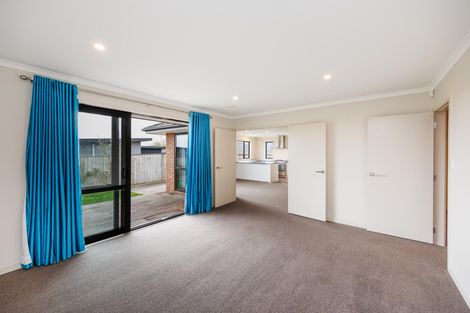 Photo of property in 8 Gibraltar Way, Fitzherbert, Palmerston North, 4410