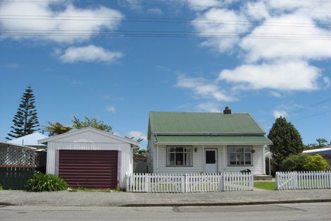 Photo of property in 68 Derby Street, Westport, 7825