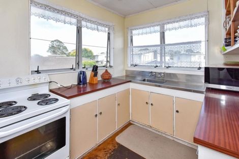Photo of property in 13 Funnell Place, Manurewa, Auckland, 2102