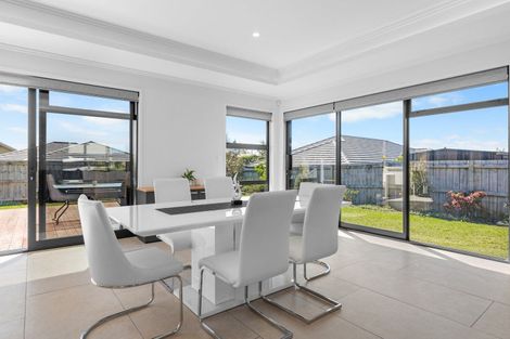 Photo of property in 4 Okohaka Avenue, Glenbrook, Waiuku, 2681