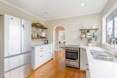 Photo of property in 1/19 Limmer Place, Browns Bay, Auckland, 0632