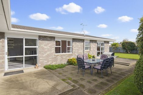 Photo of property in 16 Easton Way, Levin, 5510