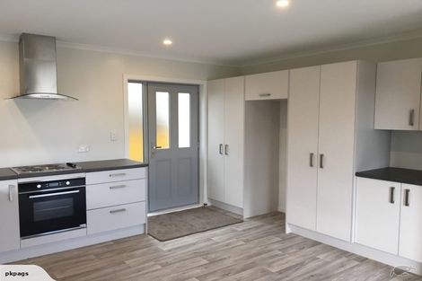 Photo of property in 21 Highland Avenue, Titirangi, Auckland, 0604