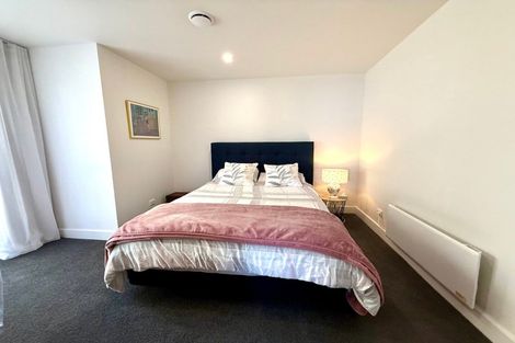 Photo of property in 18 Mount Pleasant Road, Mount Pleasant, Christchurch, 8081