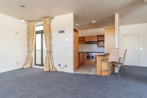 Photo of property in Endeavour Apartments, 125u8 Thorndon Quay, Pipitea, Wellington, 6011