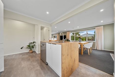 Photo of property in 13e York Crescent, Westown, New Plymouth, 4310