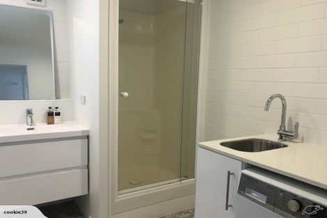 Photo of property in 1/90 Pupuke Road, Hillcrest, Auckland, 0627