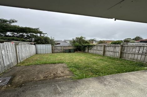 Photo of property in 2/242 Great North Road, Henderson, Auckland, 0612