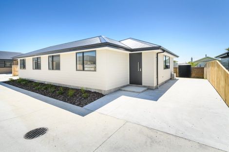 Photo of property in 2/68a Hedges Street, Sanson, 4817