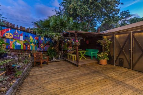 Photo of property in 74 Colwill Road, Massey, Auckland, 0614