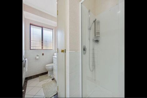 Photo of property in 1 Ashland Place, Weymouth, Auckland, 2103