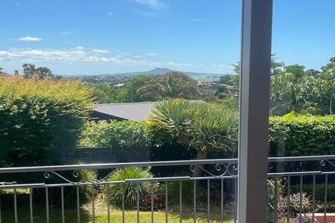 Photo of property in 3 Copperfield Terrace, Mellons Bay, Auckland, 2014