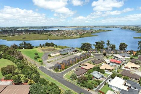 Photo of property in 28 Ramwall Place, Weymouth, Auckland, 2103