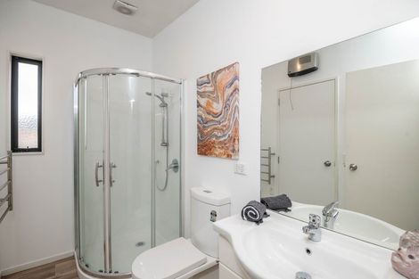 Photo of property in 106b Glanmire Road, Newlands, Wellington, 6037